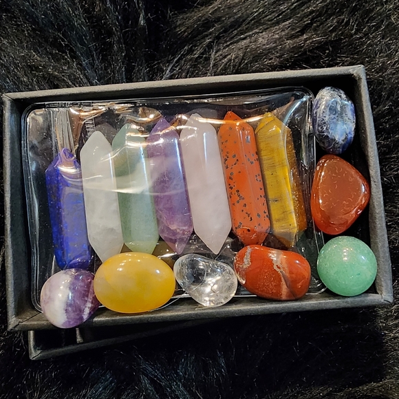 14 Piece Chakra Kit/Healing Stones Set Natural Therapy Meditation - Picture 1 of 5